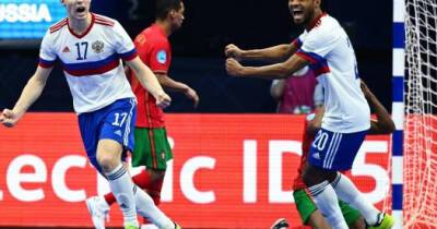 Сборная России по мини-футболу обыгрывает Португалию после первого тайма финала Евро-2022