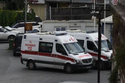 В горнолыжном центре в Анталье рухнул навес, есть пострадавшие