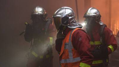 BFMTV: в Париже начался крупный пожар около музея Орсе