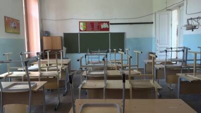 Школьную учительницу вынудили уволиться из-за чтения стихов Хармса