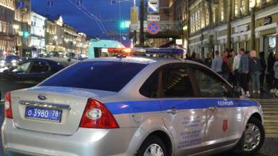 В Петербурге полицейский на ночной попутке поймал 20-летнего беглеца