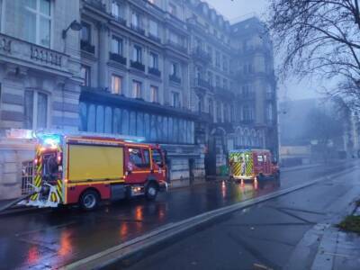 В Париже рядом с музеем Орсе вспыхнул пожар