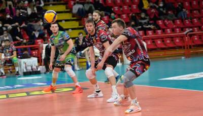 Капитан сборной Украины по волейболу Плотницкий продлил контракт с Перуджей