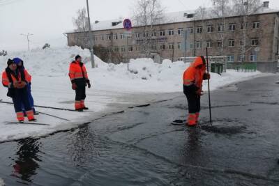 В центре Петрозаводска прорвало канализацию