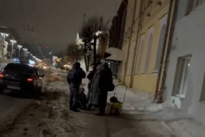 В центре Владимира пьяный водитель сбил женщину с ребенком
