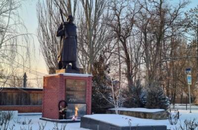 В Ростовской области на памятнике ВОВ установили монитор с изображением Вечного огня