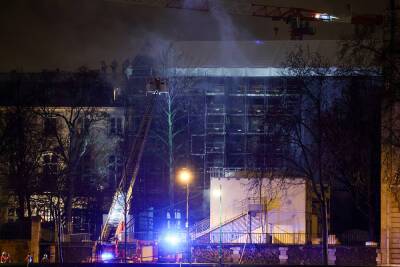 Пожар около музея в Париже потушен