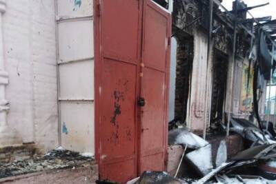 В Азовском районе сгорел продуктовый магазин