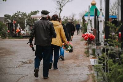 В Астраханской области прокуратура добивается, чтобы жители региона с комфортом попадали на кладбище