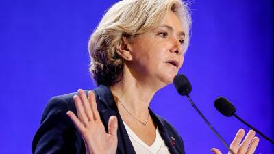 Кандидат в президенты Франции Пекресс по-русски призвала "вместе строить мир"