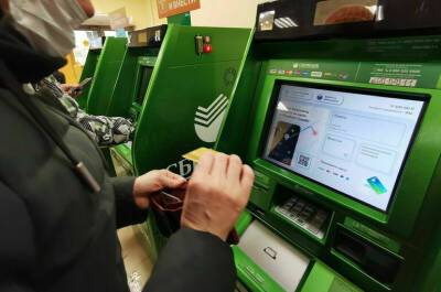 СМИ: Банки усилят контроль за переводами и счетами россиян