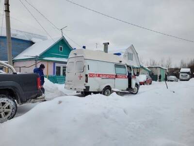 Две машины скорой помощи завязли в сугробах в Нижнем Новгороде