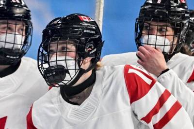 ОИ-2022. Хоккеистка сборной Канады перед матчем с Россией отправилась в гостиницу с положительным тестом на коронавирус