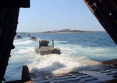 В Крыму пришли спецучения по погрузке боевой техники на большие десантные корабли