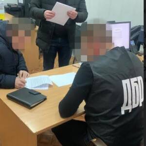 В Запорожской области полицейские продавали наркотики из вещдоков