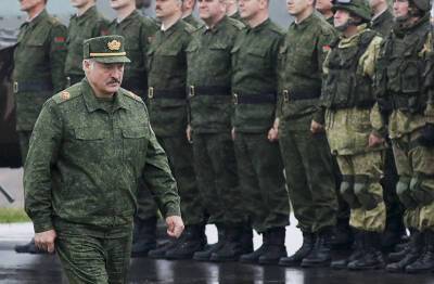 Лукашенко решил вооружить сотрудников МЧС на случай конфликта