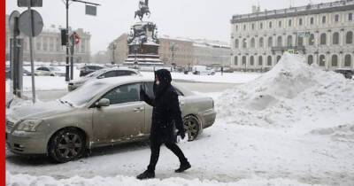 Сугробы в Петербурге 6 февраля стали самыми высокими за всю зиму