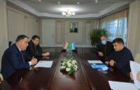 Таджикистан и Узбекистан обсудили сотрудничество в легкой промышленности
