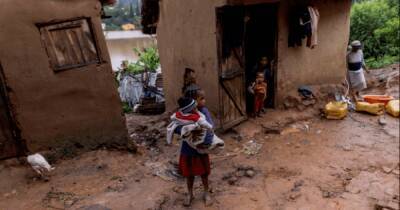 Мощный циклон на Мадагаскаре: эвакуированы около 50 тысяч жителей, есть погибшие (фото)
