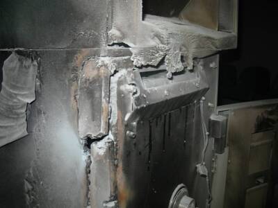 После гибели одного из воров при попытке взорвать банкомат под Москвой возбудили уголовное дело