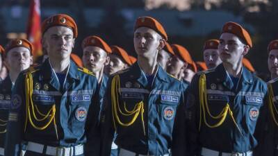 Белоруссия рассматривает вариант вооружения сотрудников МЧС на случай войны