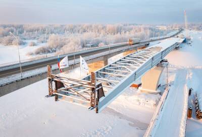 Новый мост в Киришах через реку Волхов готов уже наполовину