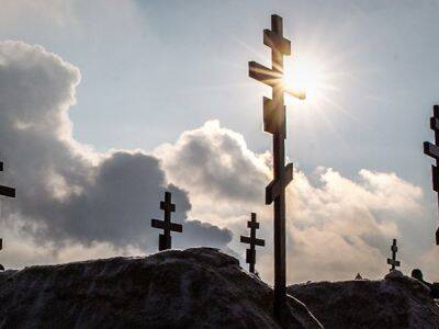 "Ведомости": в Госдуме предложили сделать похороны госуслугой и создать частные кладбища