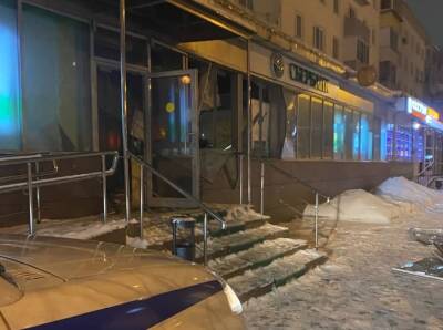 Двое грабителей пытались вскрыть банкомат в Подмосковье с помощью взрыва: один из них погиб - Русская семерка