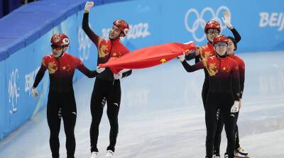 Рень Цзивен выиграл второе олимпийское золото Пекина в шорт-треке