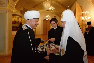 Христиане и мусульмане: Упоминание веры в Бога должно быть в перечне ценностей России