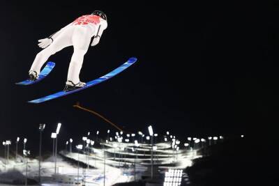 Сборная России завоевала первую в истории олимпийскую медаль в прыжках на лыжах с трамплина!