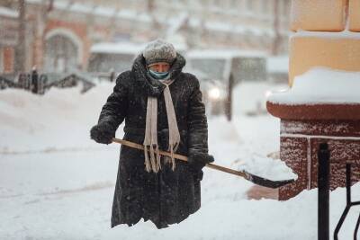Смоляне вынуждены чистить улицу от снега вместо коммунальщиков