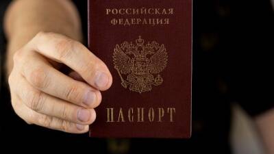 Имеют ли охранники и продавцы право проверять паспорт? — отвечают юристы