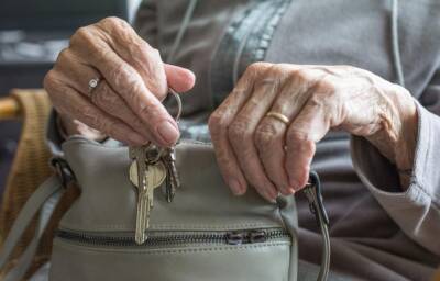 Пенсионеров, нелегально сдающих жилье, могут наказать
