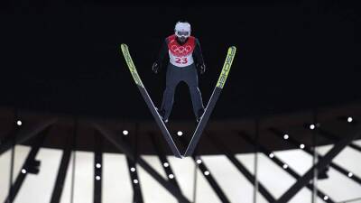 Журова назвала радостью серебро россиян в турнире по прыжкам на лыжах
