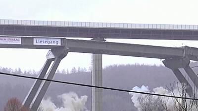 В Германии взорвали старый мост