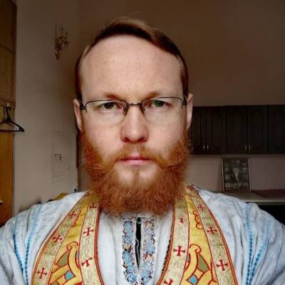 Священник, которого сослали в монастырь за поддержку Навального, уехал из России