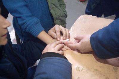 Курские спасатели сняли кольцо с пальца ребенка