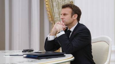 После переговоров с Путиным президент Франции Макрон отправился на Красную площадь