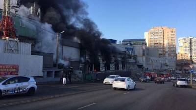 Крупный пожар около рынка во Владивостоке потушен