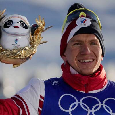 Лыжник Александр Большунов снялся со спринта на Олимпиаде в Пекине