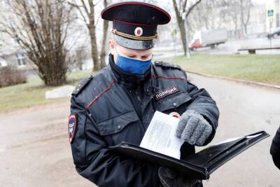 Около 300 жителей Псковской области оштрафовали за нарушение масочного режима