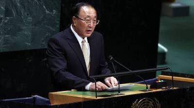 Постпред Китая при ООН призвал немедленно отказаться от односторонних санкций