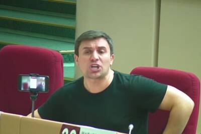 Саратовский депутат Николай Бондаренко жалуется на обрушившуюся на него масштабную волну репрессий