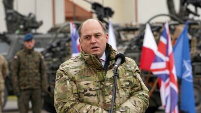 Великобритания направит в Польшу еще 350 военных