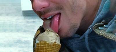 Сотрудники Росгвардии задержали ночью мужчину, объедавшегося мороженым в закрытом магазине