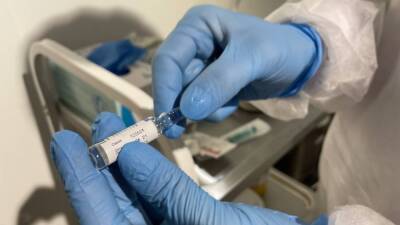 Гинцбург заявил об отсутствии побочных эффектов при вакцинации подростков препаратом «Спутник М»