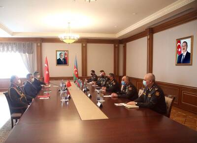 Азербайджан и Турция обсудили вопросы расширения военного сотрудничества (ФОТО)