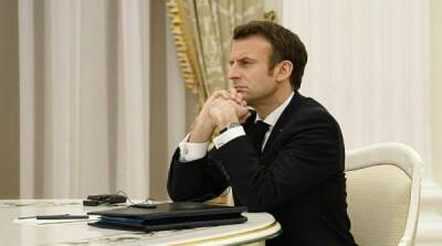 Макрон задал тон: политолог оценил неформальное общение президентов РФ и Франции в Кремле