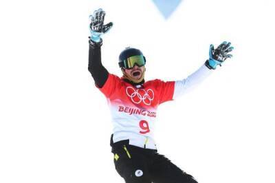 Российский сноубордист Вик Уайлд зарыдал, завоевав бронзу на Олимпиаде-2022 в Пекине